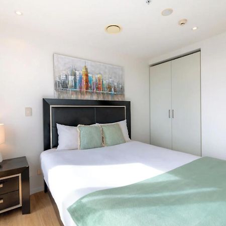Skytower And City View 2 Bedroom Apartment On High Floor โอ๊คแลนด์ ภายนอก รูปภาพ