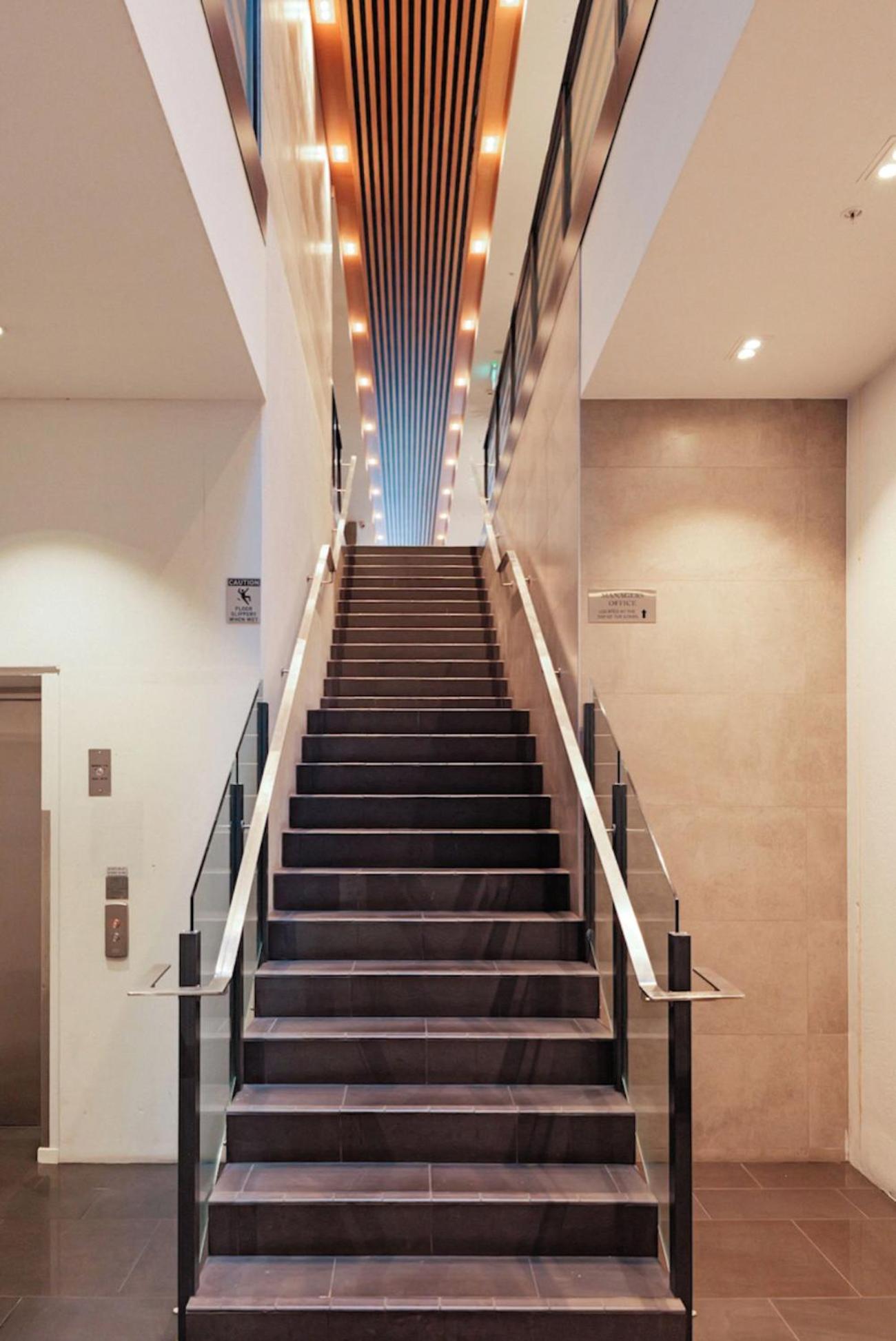 Skytower And City View 2 Bedroom Apartment On High Floor โอ๊คแลนด์ ภายนอก รูปภาพ