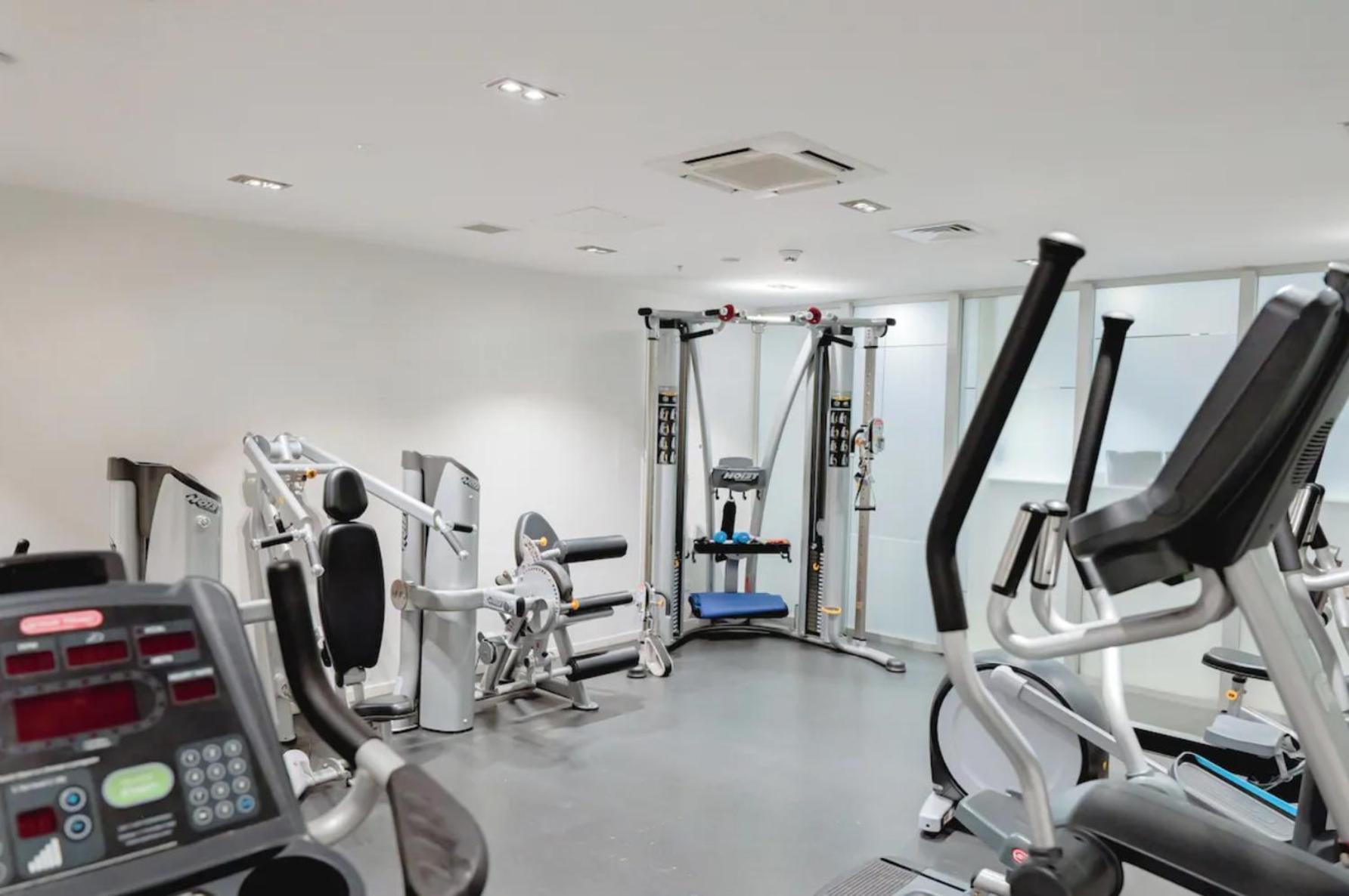 Skytower And City View 2 Bedroom Apartment On High Floor โอ๊คแลนด์ ภายนอก รูปภาพ