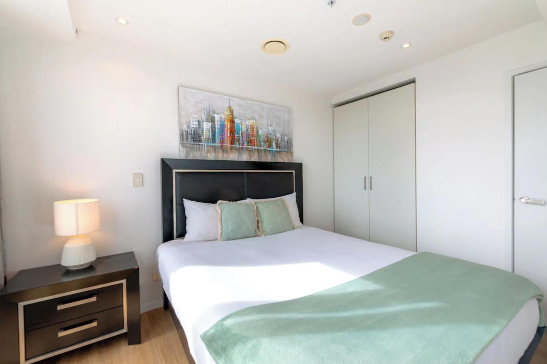 Skytower And City View 2 Bedroom Apartment On High Floor โอ๊คแลนด์ ภายนอก รูปภาพ