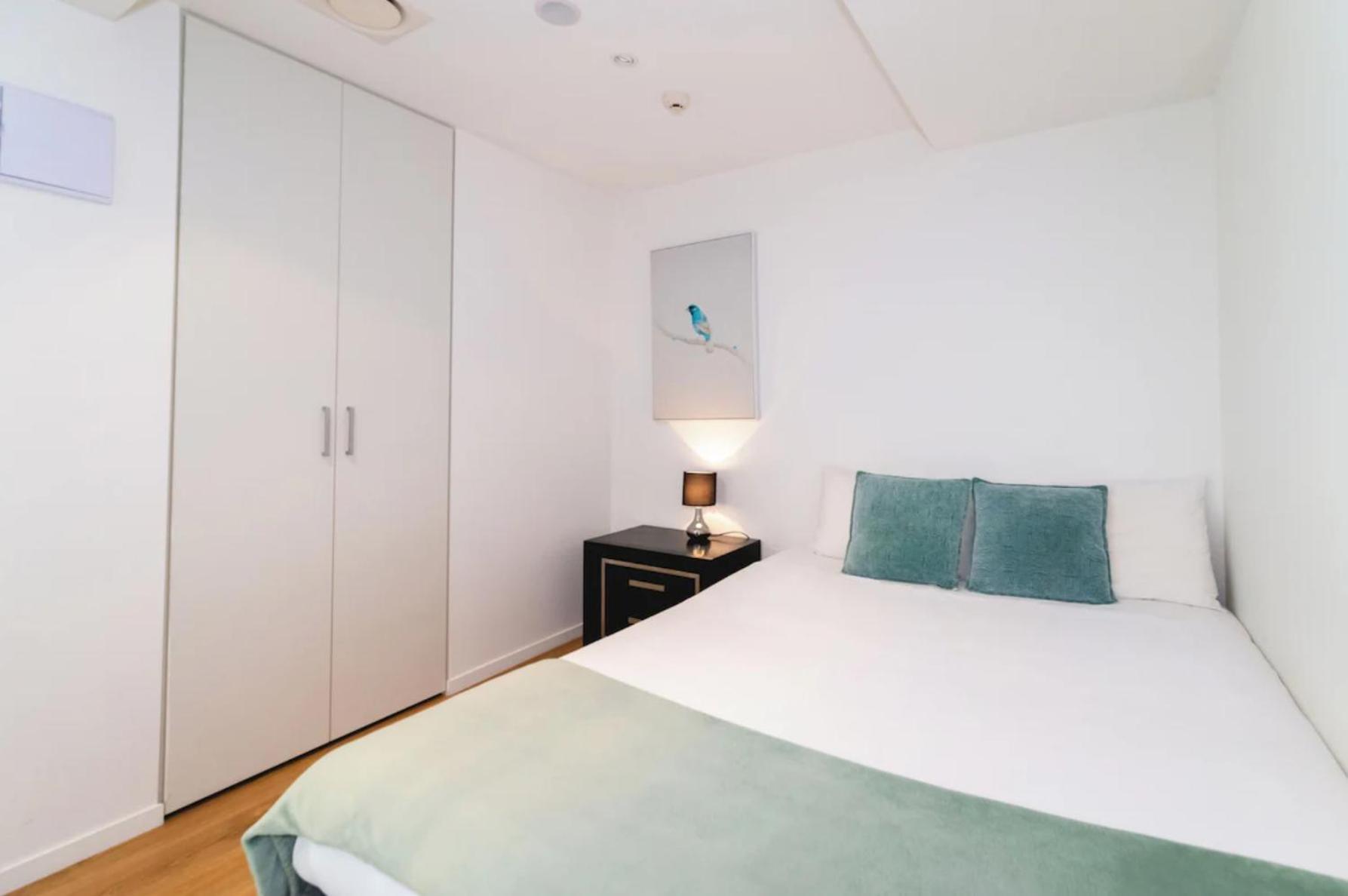 Skytower And City View 2 Bedroom Apartment On High Floor โอ๊คแลนด์ ภายนอก รูปภาพ