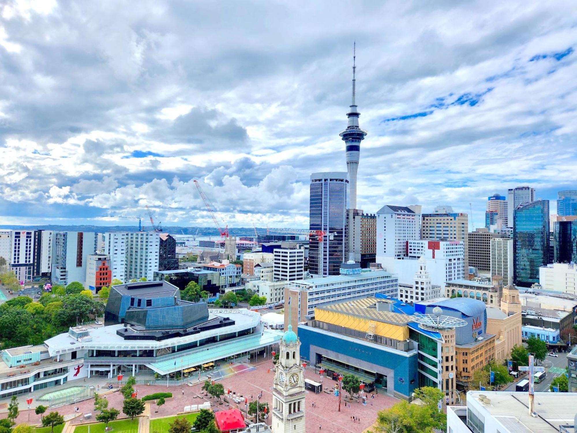 Skytower And City View 2 Bedroom Apartment On High Floor โอ๊คแลนด์ ภายนอก รูปภาพ