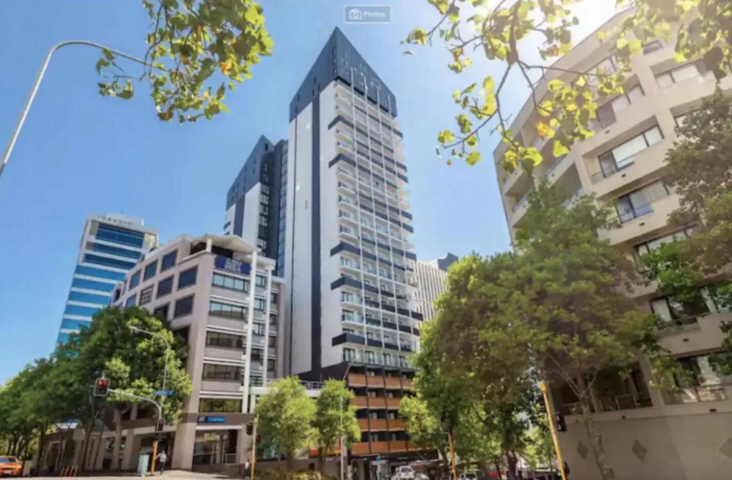 Skytower And City View 2 Bedroom Apartment On High Floor โอ๊คแลนด์ ภายนอก รูปภาพ